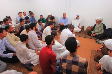 المرجع النجفي يقدم نصائح فيما يتعلق بآداب زيارة المعصوم (ع)